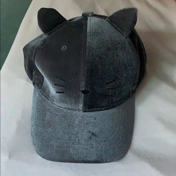 Hat - Picture 1 of 2